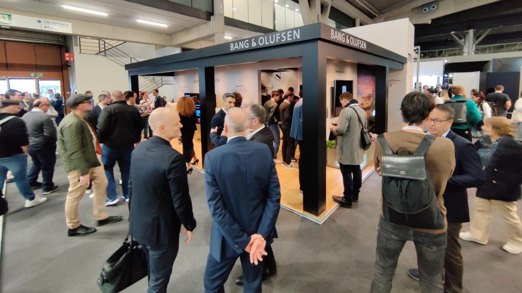 El stand de B&O en la feria ISE 2024