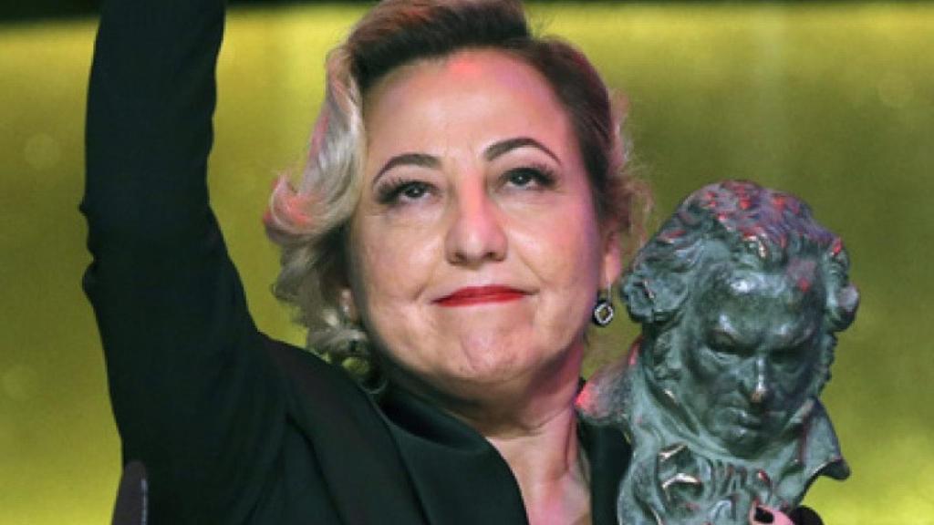 Machi, ex Aída, recogiendo su Goya