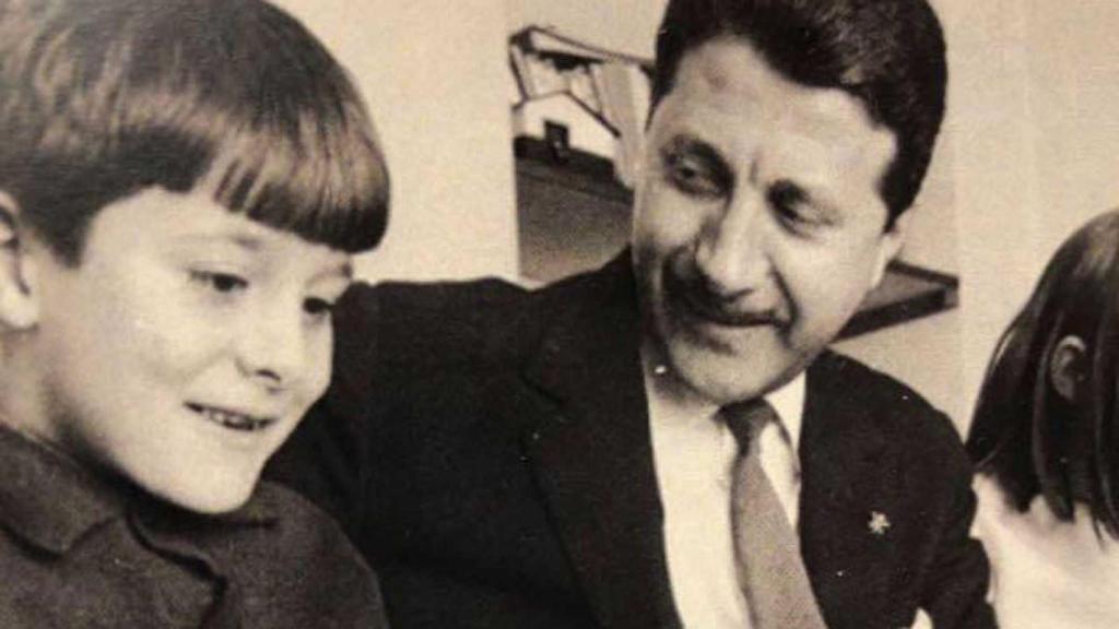 Jesús Álvarez Cervantes (izquierda), con su padre, también Jesús Álvarez.