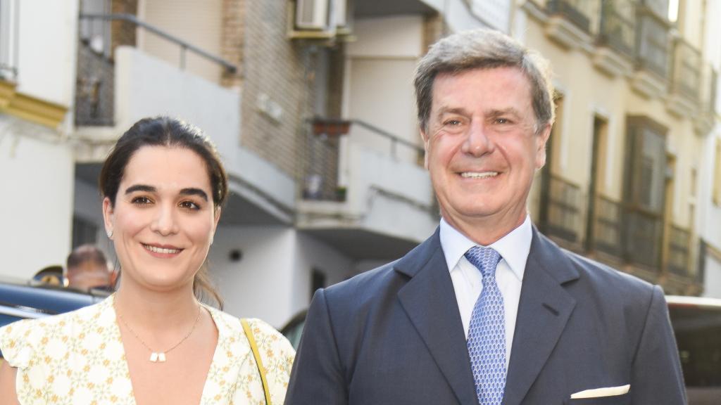 Bárbara Mirjan junto a Cayetano Martínez de Irujo en un acto público, en Sevilla, en octubre de 2023,