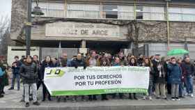 Concentración de la Junta de Personal Docente en un instituto de Valladolid