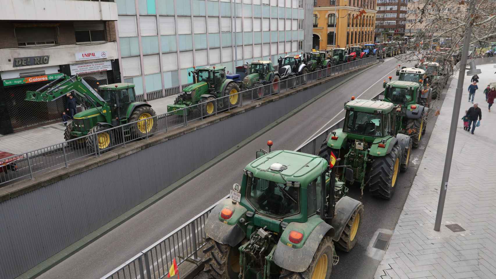 Tractorada por las avenidas de Palencia