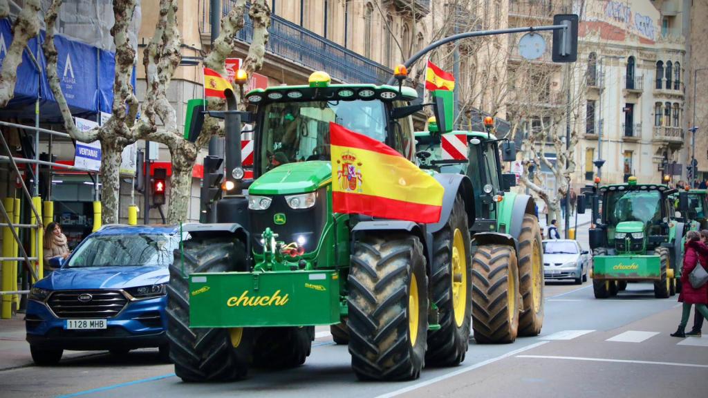 Los agricultores de Salamanca se manifiestan en su ciudad.