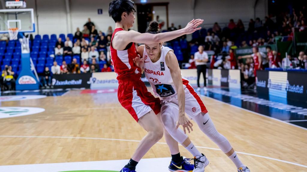 Un momento del encuentro entre España y Japón del Preolímpico.