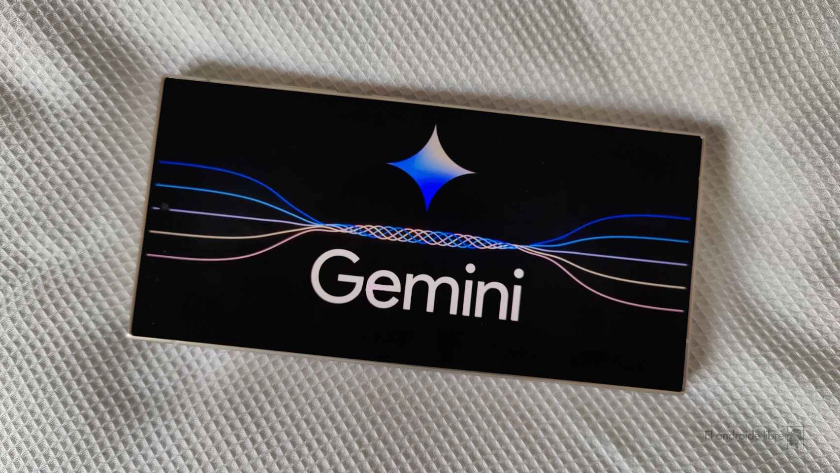 Logo de Gemini en un móvil Samsung