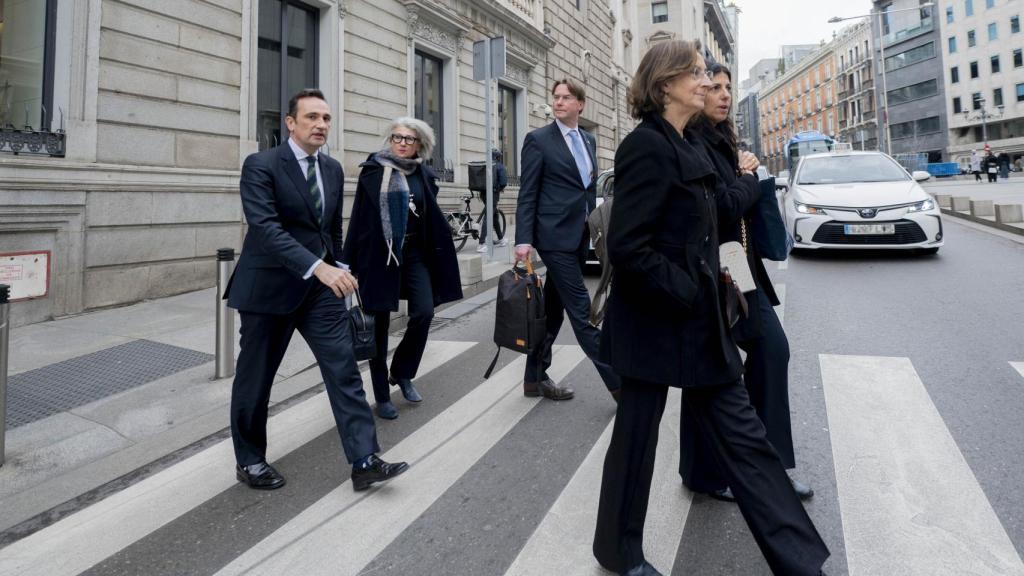 La jurista Regina Kiener, el vicepresidente de la Comisión de Venecia, Martin Kujier, la exministra de Justicia italiana, Marta Cartabia, y la jurista Simona Granata-Menghin, este jueves en su visita al Congreso.