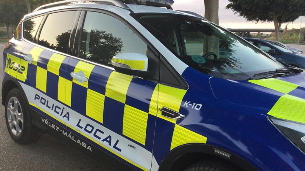 Imagen de un vehículo de la Policía Local de Vélez-Málaga.