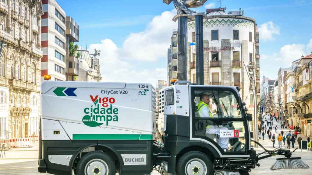 Vehículo de limpieza de FCC en Vigo.