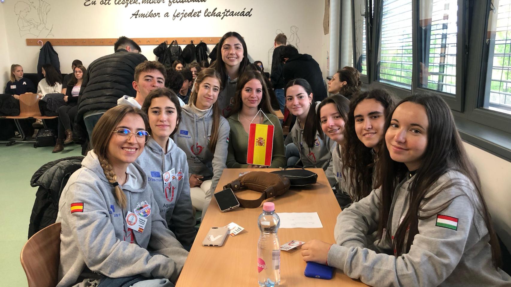 Alumnos de 1° y 2° de bachillerato en la movilidad a Hungría.