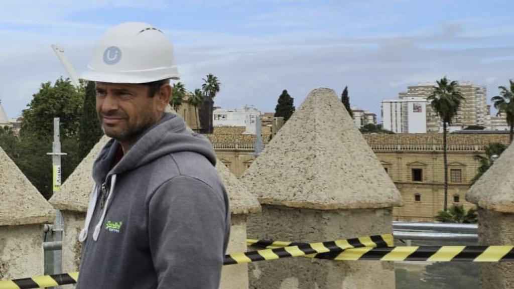 Álvaro Jiménez, trabajando.