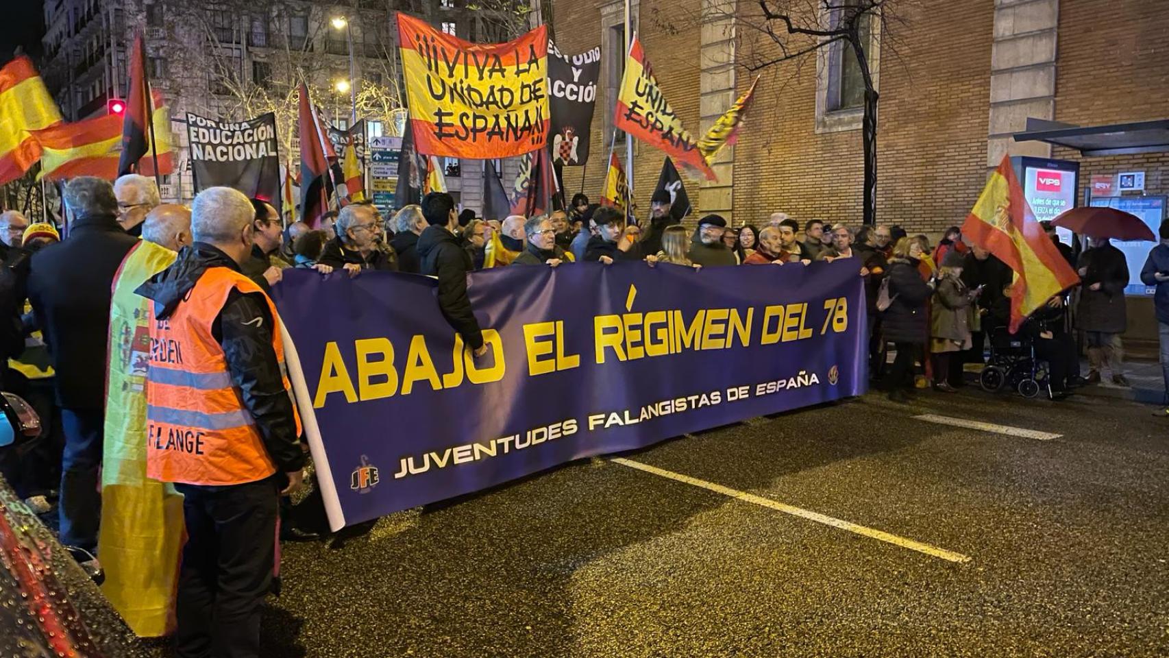 Manifestación en Ferraz de las Juventudes Falangistas