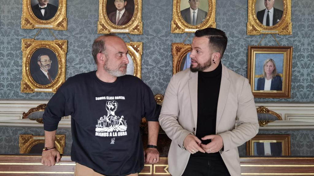 Manolo Copé y Rafa Mas, esta semana en el salón azul del Ayuntamiento de Alicante.