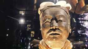 Uno de los guerreros de terracota de la exposición sobre las dinastías Qin y Han.