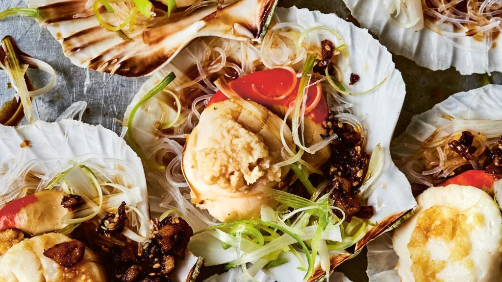 Vieriras de ajo con fideos de cristal