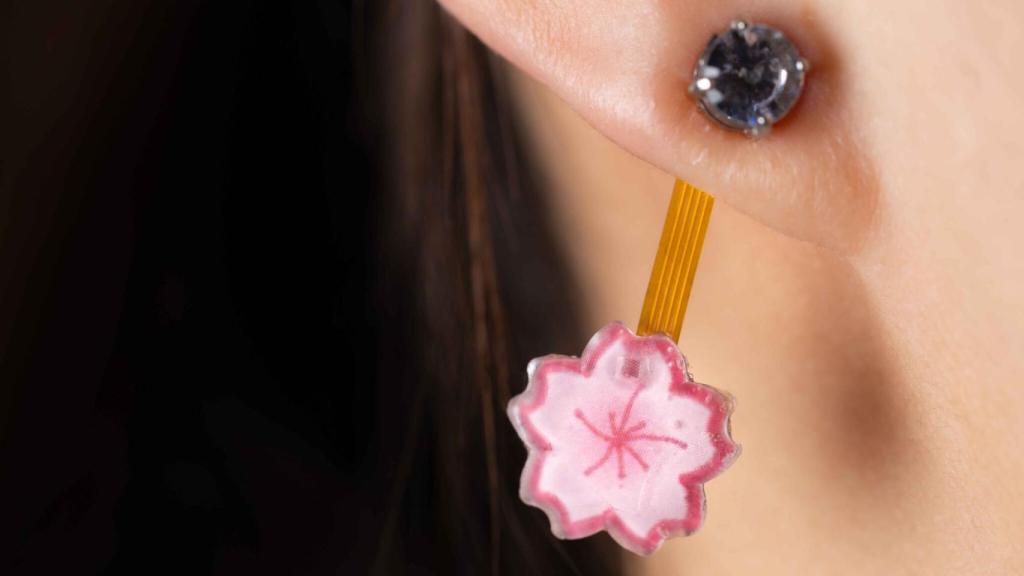 El pendiente Thermal Earring para monitorear la salud se puede decorar