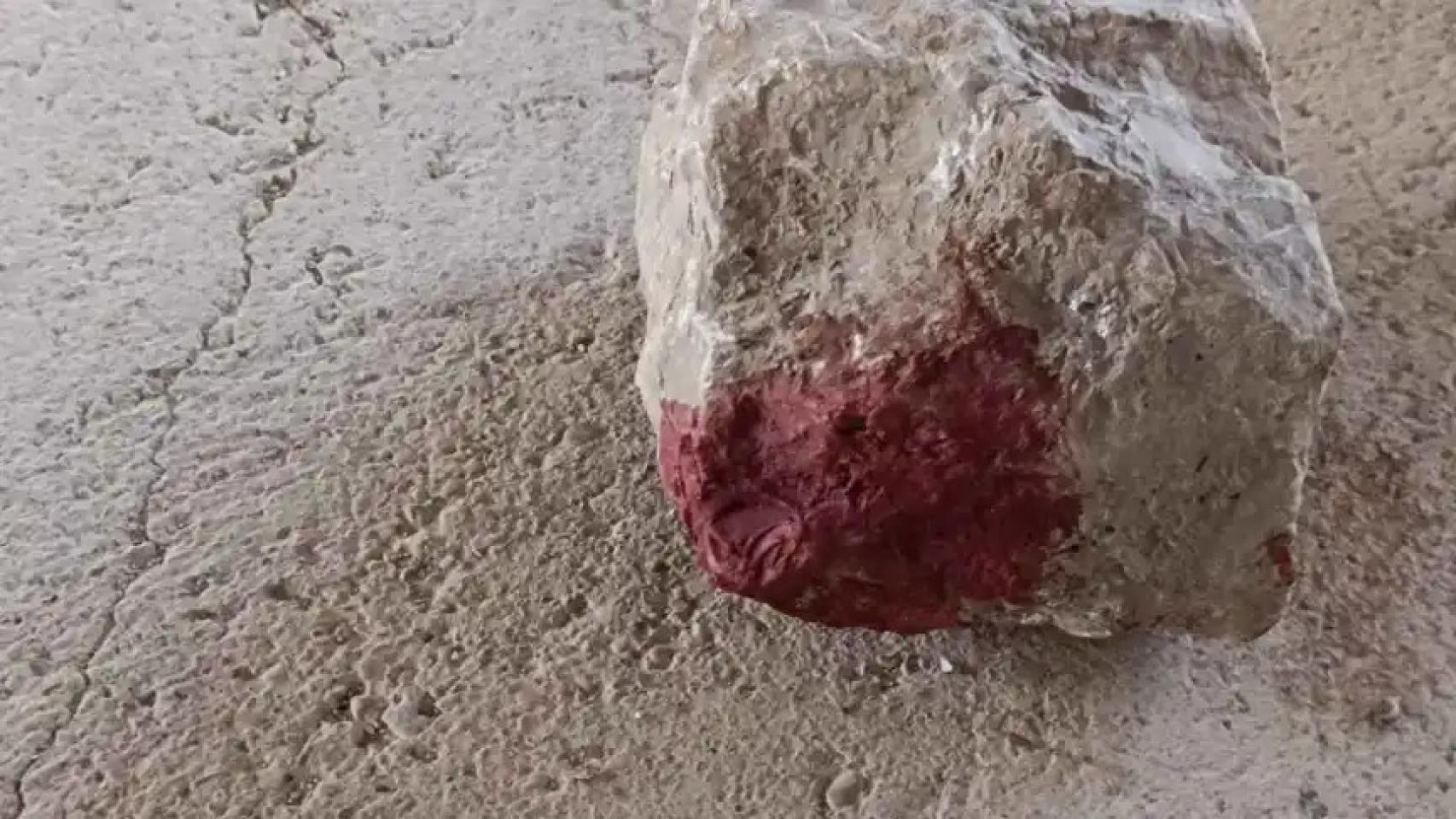 La piedra utilizada por el presunto homicida. EL ESPAÑOL