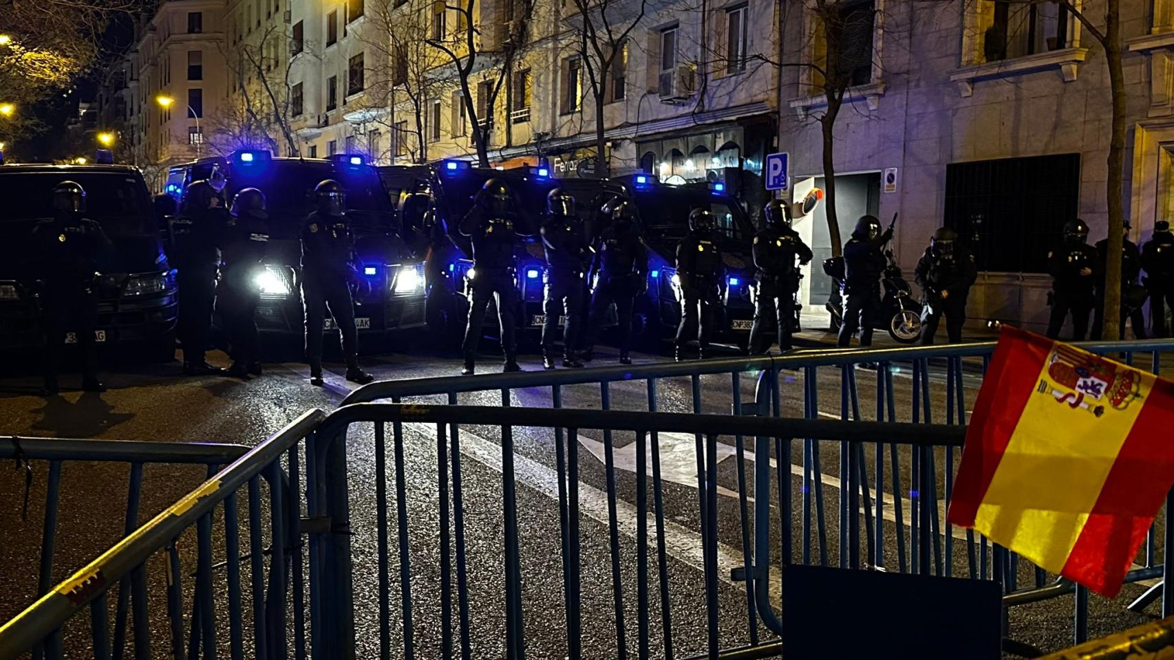 Agentes de la Policía en Ferraz.