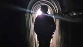 Túnel localizado debajo de la sede de la UNRWA en la Franja de Gaza.