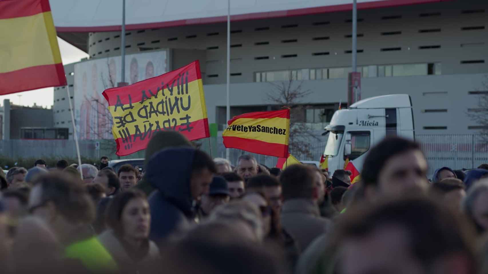 Banderas de España en la concentración de los transportistas