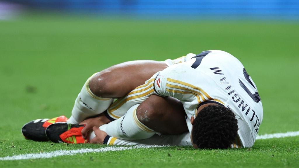 Bellingham se duele del tobillo izquierdo