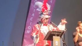 Javier Ruiz canta 'Pedrito y sus amigos' en el carnaval de Miguelturra