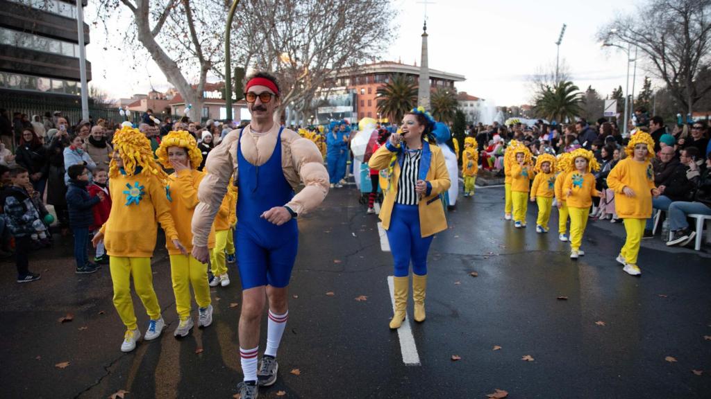 Una de las comparsas participantes en el desfile del Carnaval toledano.