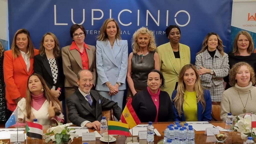 Los asistentes al desayuno de Women In a Legal World.