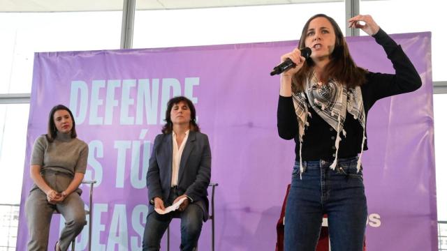 La secretaria general de Podemos, Ione Belarra, y la exministra de Igualdad, Irene Montero, participan en un acto en Palexco junto a Isabel Faraldo, candidata a la Presidencia de la Xunta