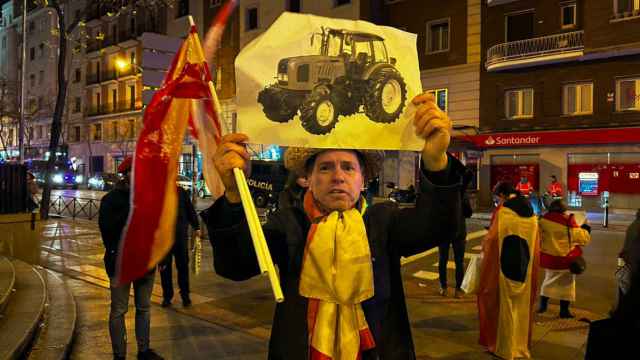 ¿Dónde está el tractor?: pinchazo en las protestas agrarias de Ferraz, a las que sólo acuden ultras