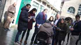 Rajoy durante su paseo por Pontevedra.