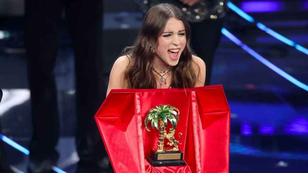 Angelina Mango ganando el Festival de Sanremo 2024.