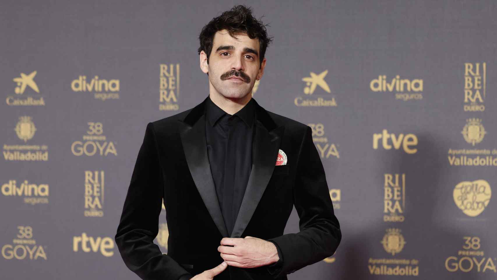 El actor David Verdaguer posa a su llegada a la ceremonia de entrega de la 38 edición de los Premios Goya, este sábado en Valladolid. EFE/ Mariscal