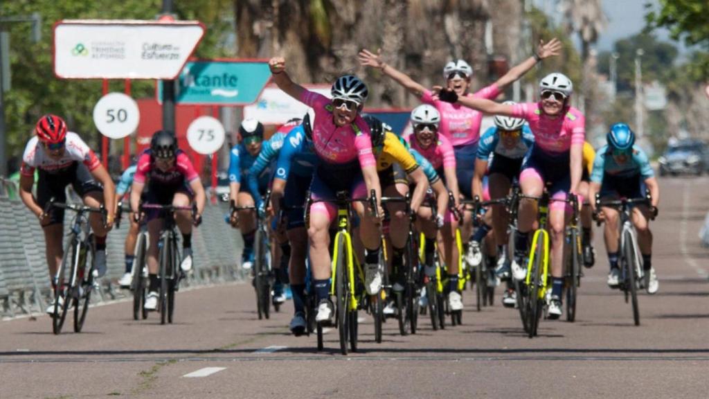 Las ciclistas subirán cuestas del 20 % de inclinación.
