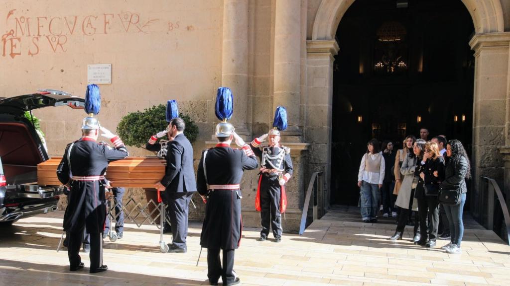 Funeral en la Concatedral de San Nicolás de Miguel Valor.