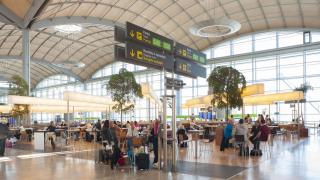 Se mantiene la huelga de los vigilantes del Aeropuerto Alicante-Elche de este fin de semana