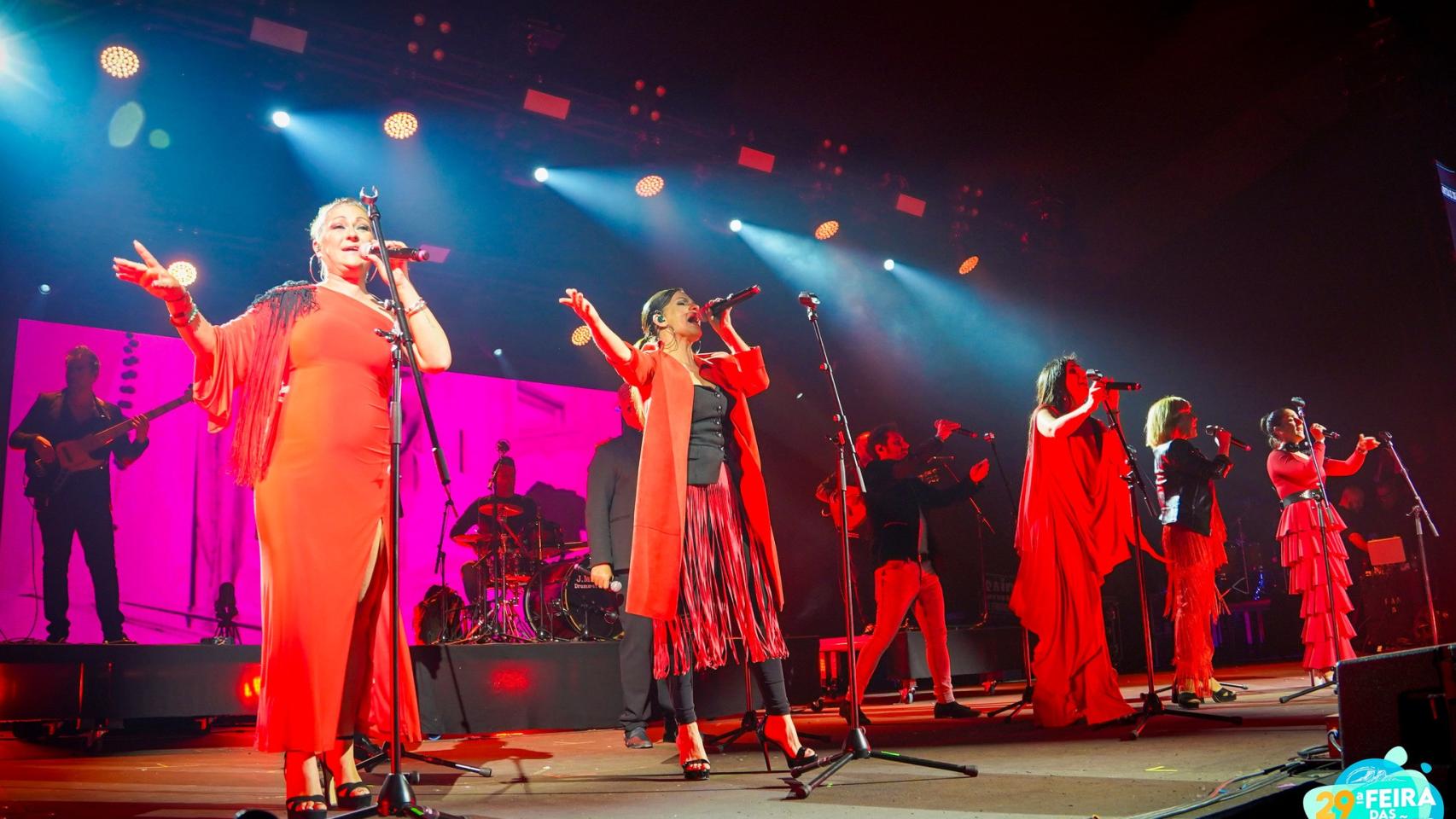 El grupo sevillano RAYA Evolution animó y divirtió con sus rumbas y sevillanas la noche del sábado