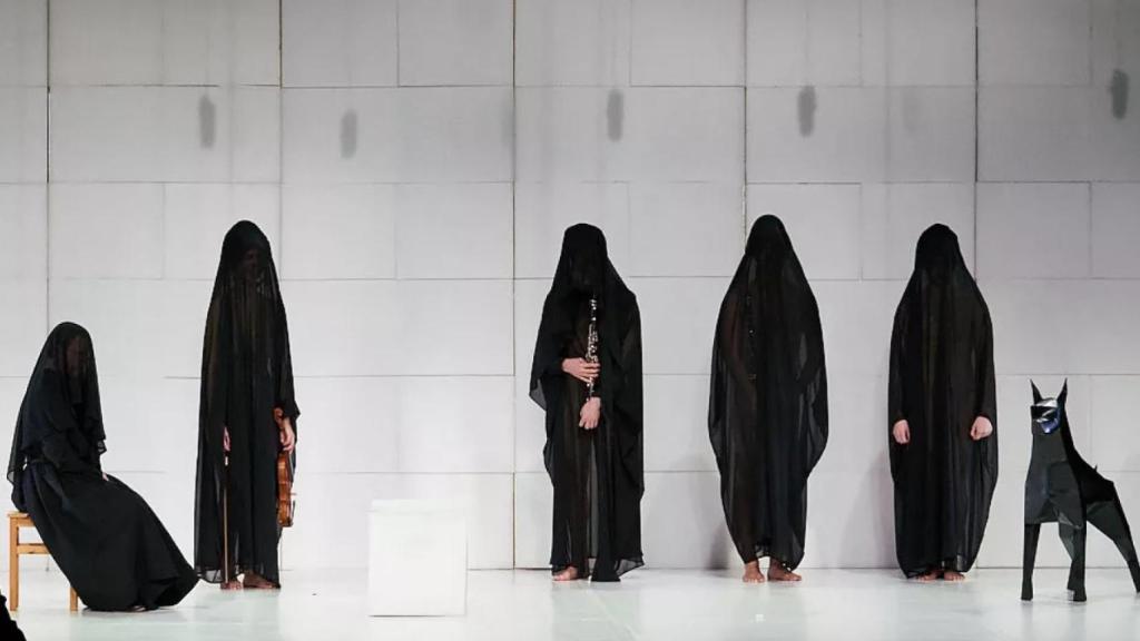 'Esto no es la casa de Bernarda Alba', versión de José Manuel Mora dirigida por Carlota. Foto: Gerardo Sanz