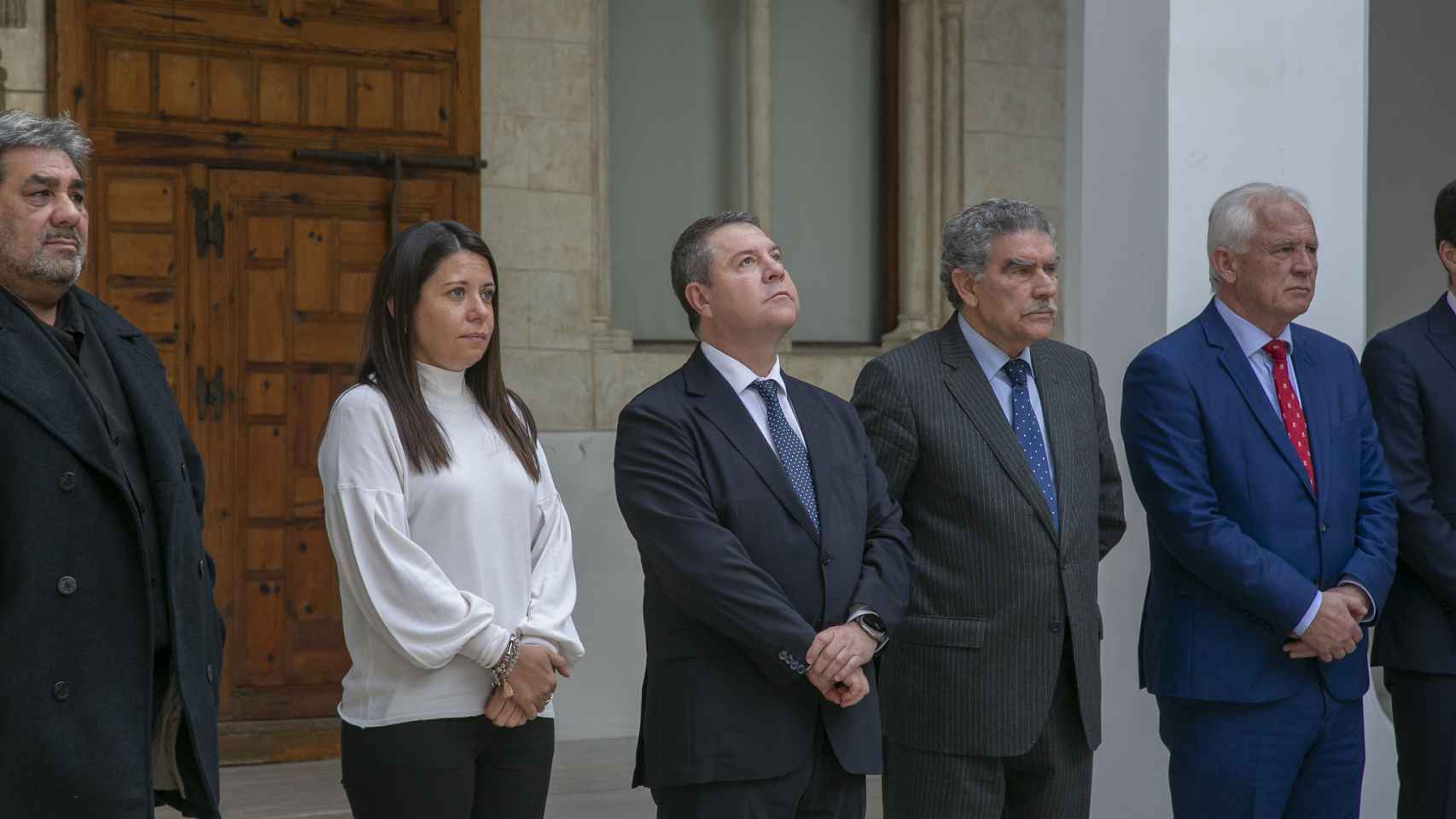 García-Page participa, en Toledo, en el minuto de silencio.