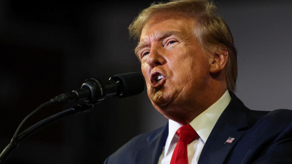 El expresidente estadounidense Donald Trump asiste a un acto de campaña en Conway.