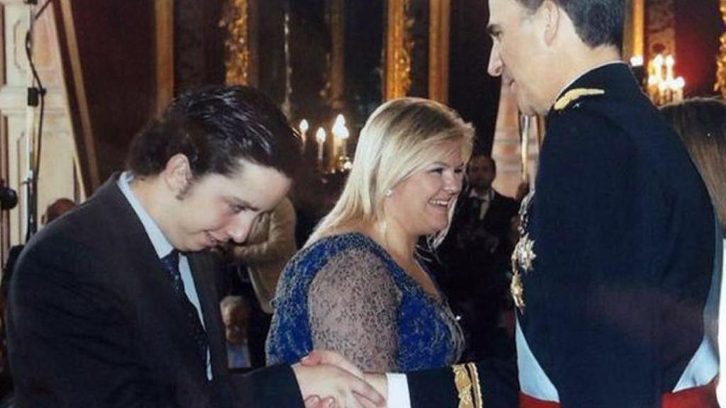 El Pequeño Nicolás en la coronación de Felipe VI.