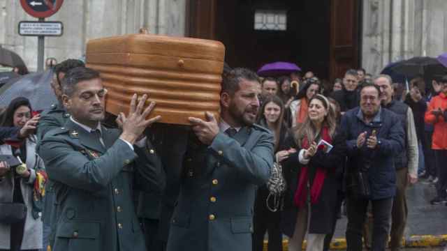 Llegada a la Catedral de Cádiz de los restos de Miguel Ángel Gómez González, agente de la Guardia Civil fallecido este viernes en Barbate (Cádiz).