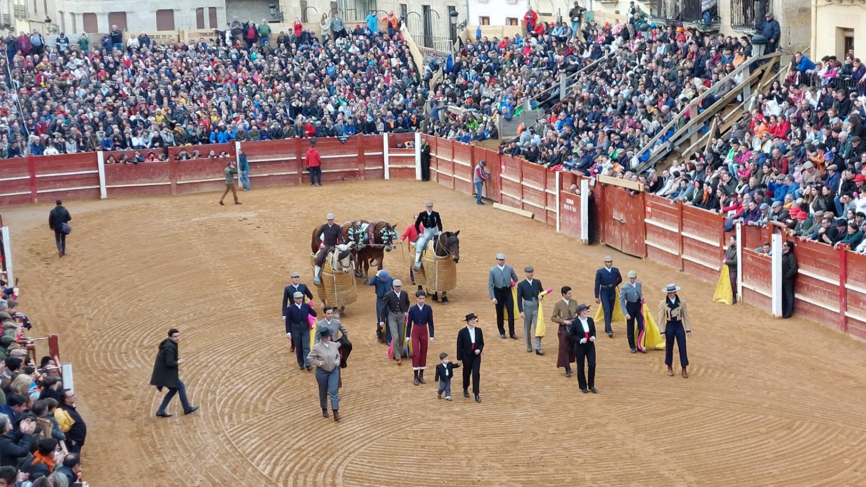 Ciudad Rodrigo disfruta de una gran tarde de toros