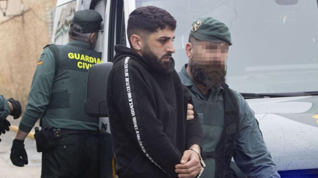 José Antonio González Cazorla, alias 'El Chispa' en las puertas de las dependencias judiciales.