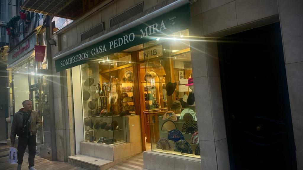 Casa Pedro Mira.