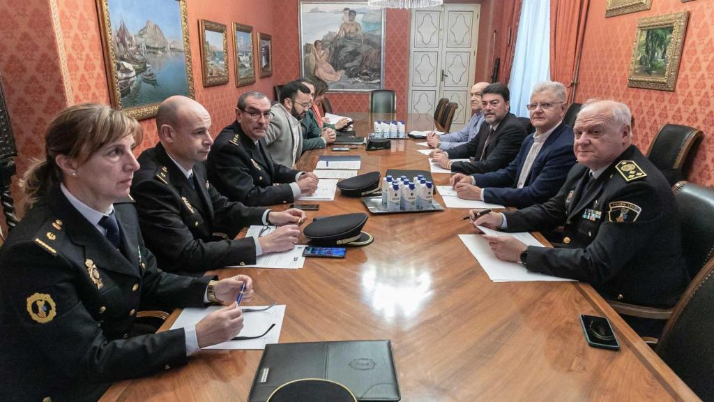 Junta de Seguridad Local en el Ayuntamiento de Alicante.