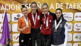 La joven deportista segoviana Paula Morán tras obtener la medalla de bronce en el Campeonato de España de taekwondo.