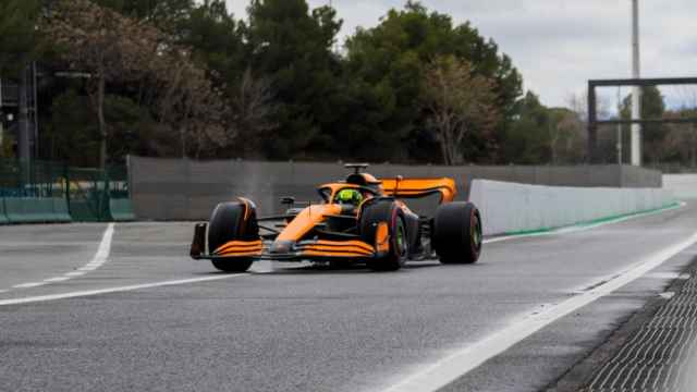 El MCL36 de McLaren, durante unas pruebas.