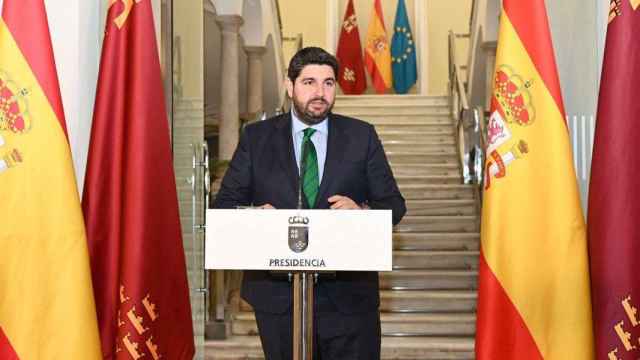 El presidente de la Región de Murcia, Fernando López Miras, en una comparecencia ante los medios de comunicación en el Palacio de San Esteban.