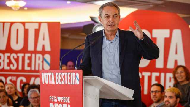 El expresidente del Gobierno José Luis Rodríguez Zapatero, este martes en un mitin en Lugo.