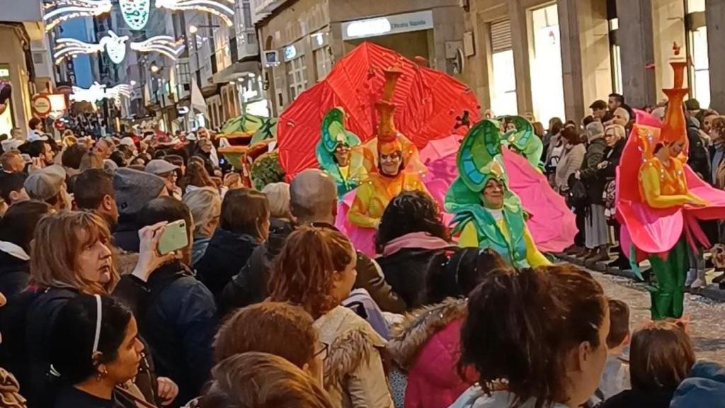 Ferrol se vuelca con el Carnaval: ‘Troupele troupele’ gana el festival de comparsas
